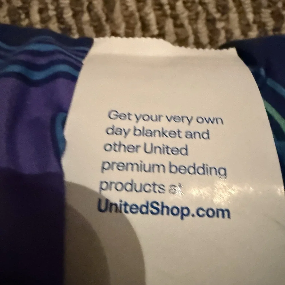 United Airlines Saks Fifth Avenue Claude Kameni‎ Blue Blanket Limited Edition